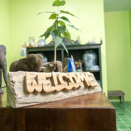Plus Hostel Ayutthaya מראה חיצוני תמונה