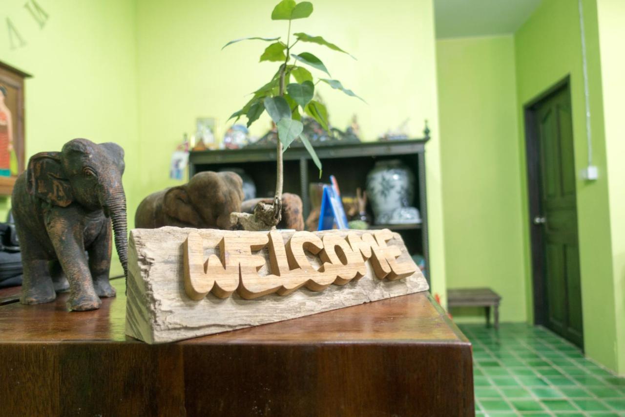Plus Hostel Ayutthaya מראה חיצוני תמונה
