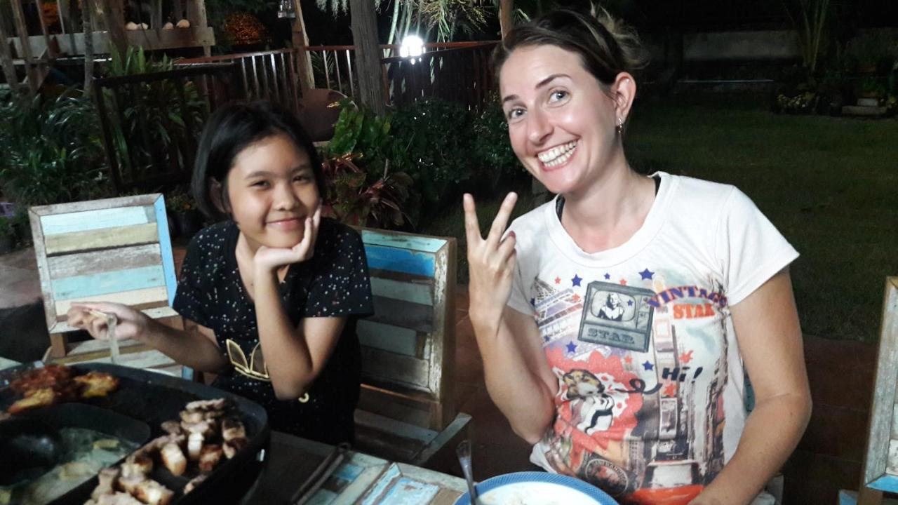 Plus Hostel Ayutthaya מראה חיצוני תמונה