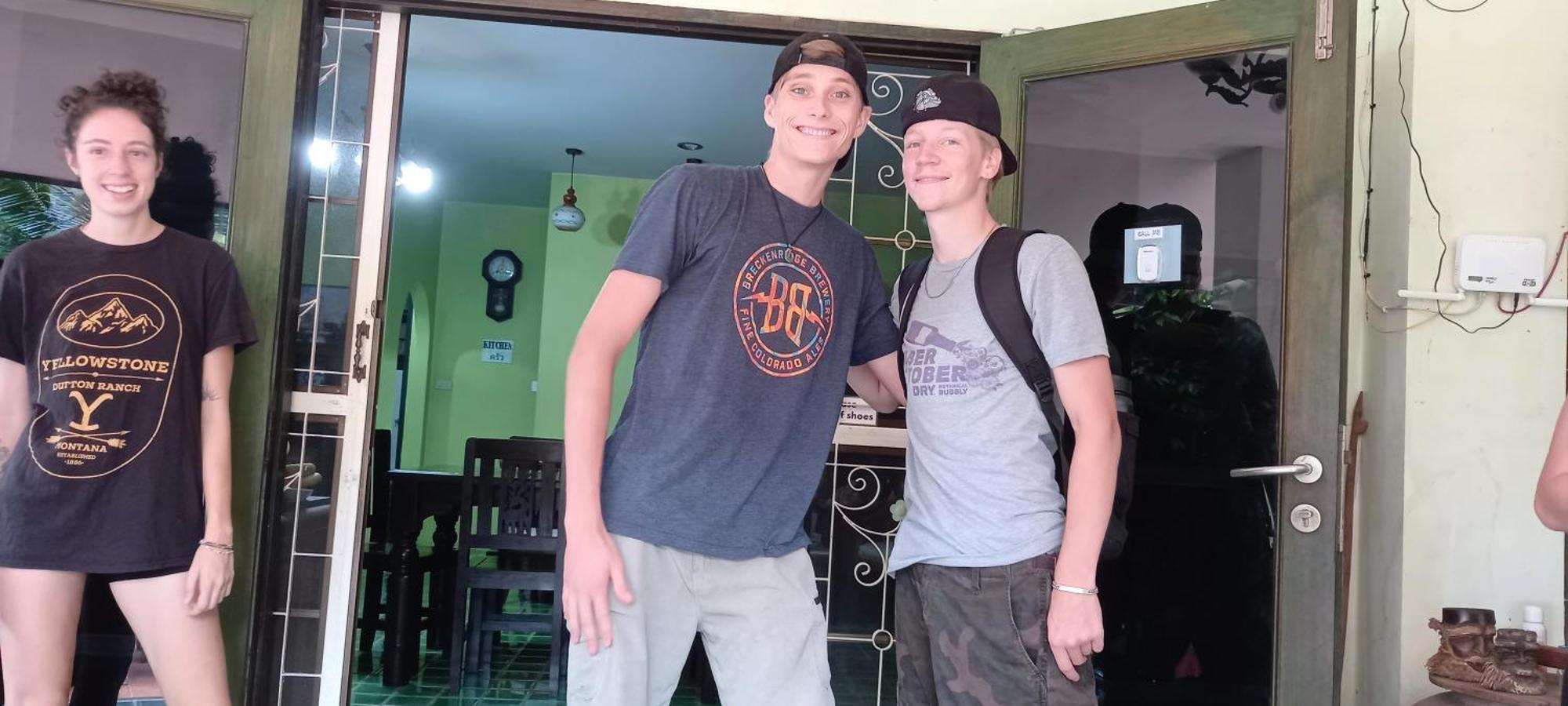 Plus Hostel Ayutthaya מראה חיצוני תמונה