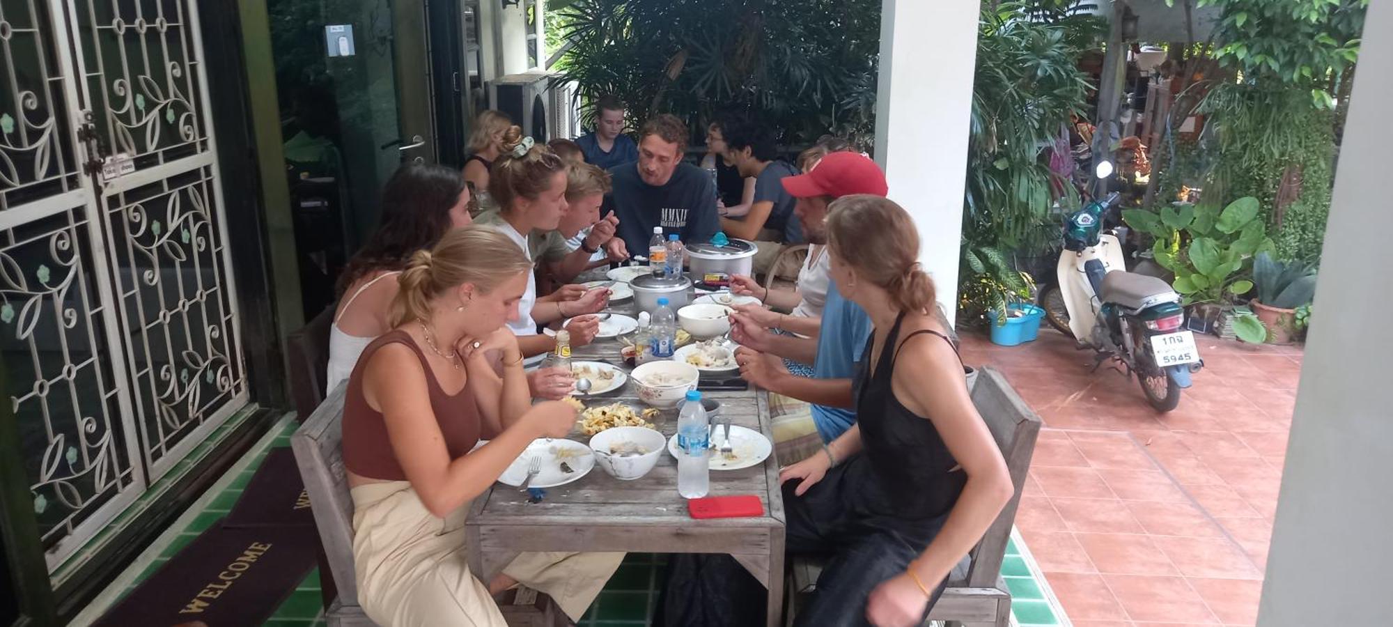 Plus Hostel Ayutthaya מראה חיצוני תמונה