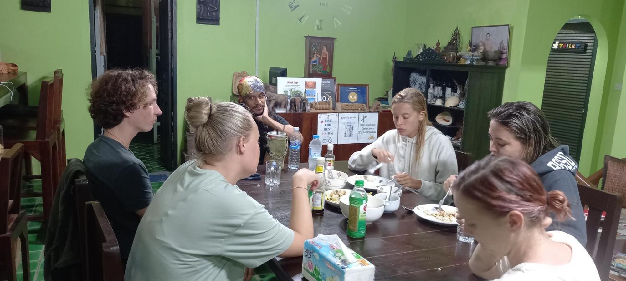 Plus Hostel Ayutthaya מראה חיצוני תמונה