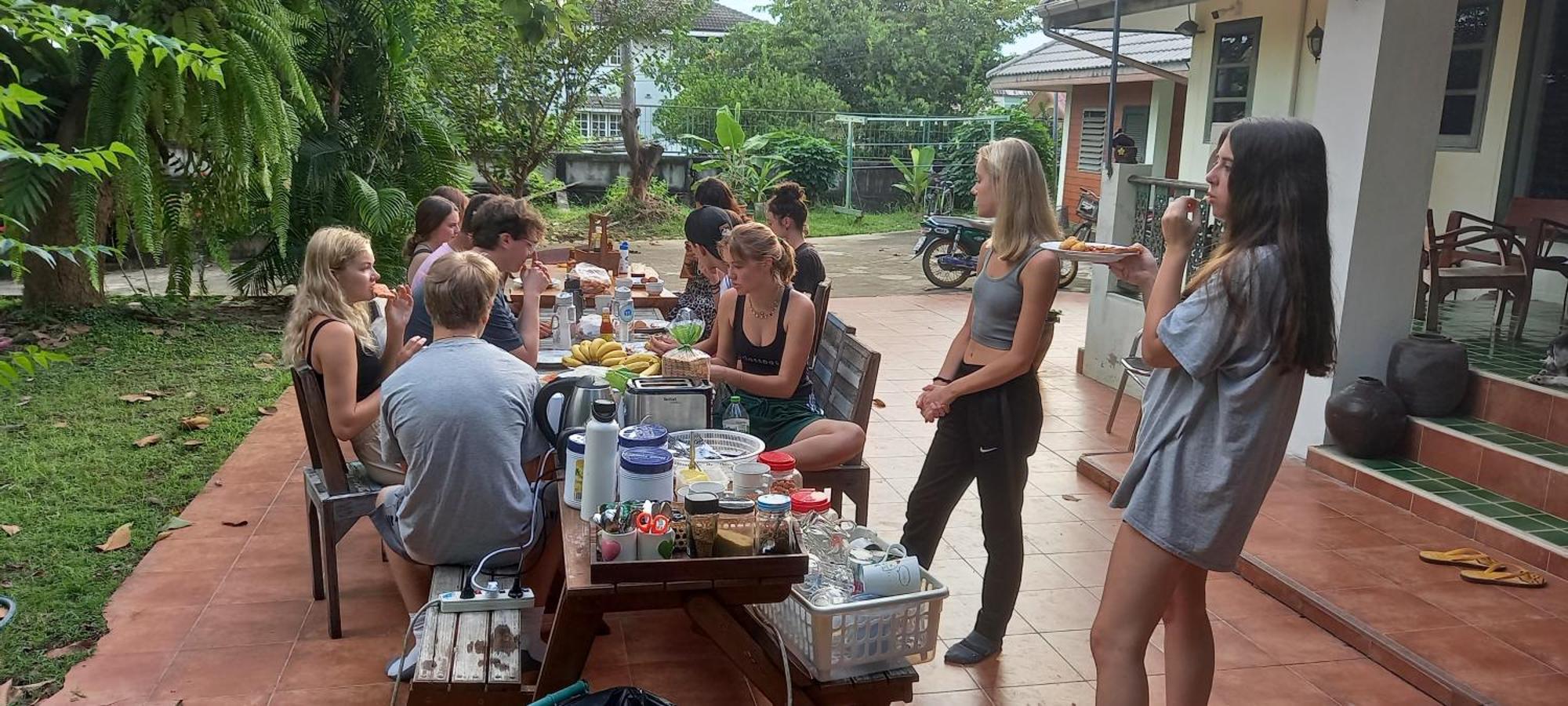 Plus Hostel Ayutthaya מראה חיצוני תמונה