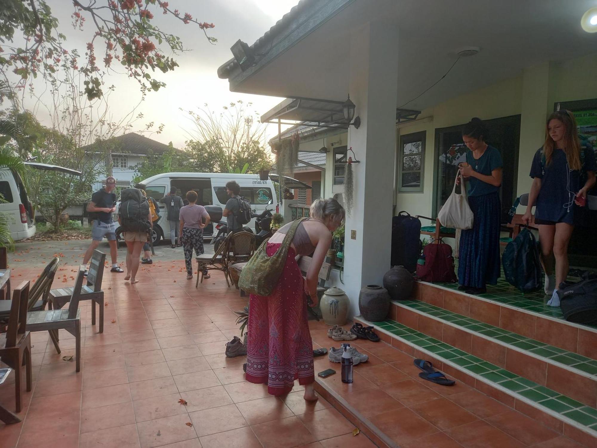 Plus Hostel Ayutthaya מראה חיצוני תמונה