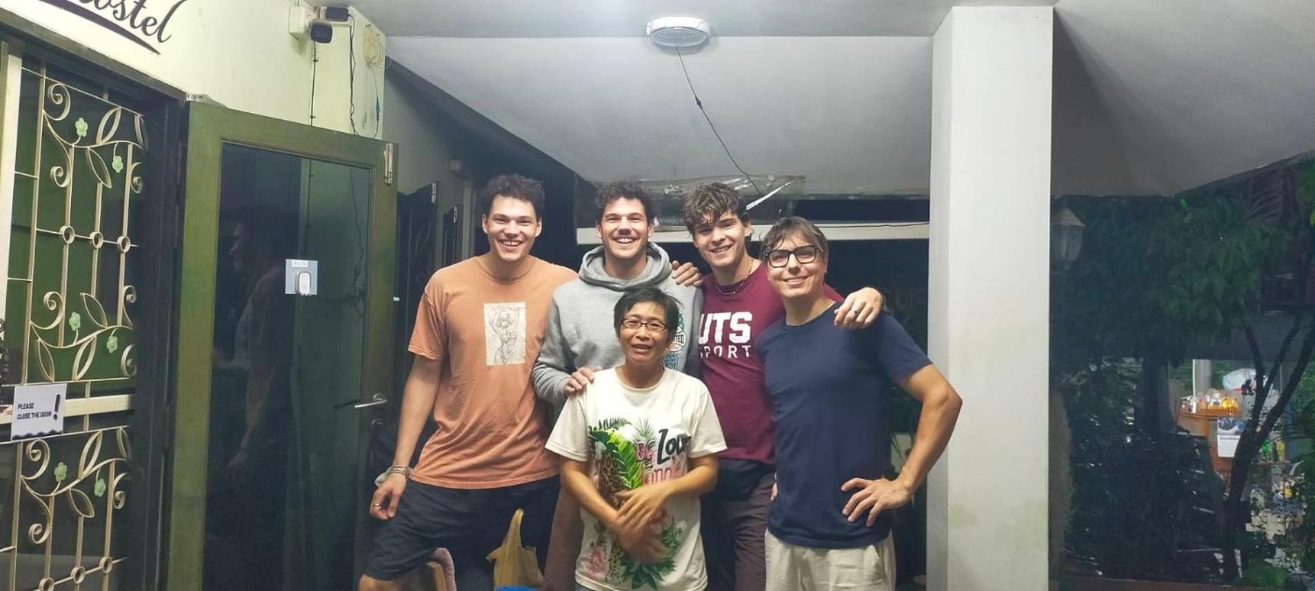 Plus Hostel Ayutthaya מראה חיצוני תמונה